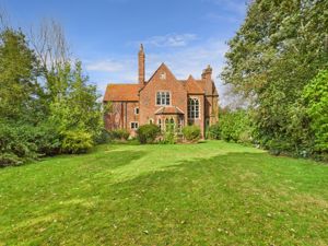 Teulon House- click for photo gallery